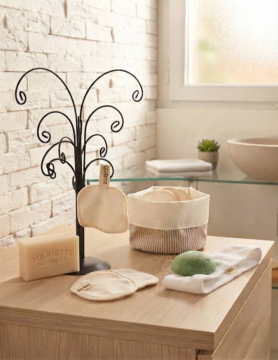 Coffret démaquillage avec cotons lavables, panière en tissu, savon détachant , bandeau et éponge de-konjac