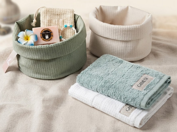 Coffret  Salle de Bain Cocooning – Panier, Serviettes , savon artisanal  et accessoires